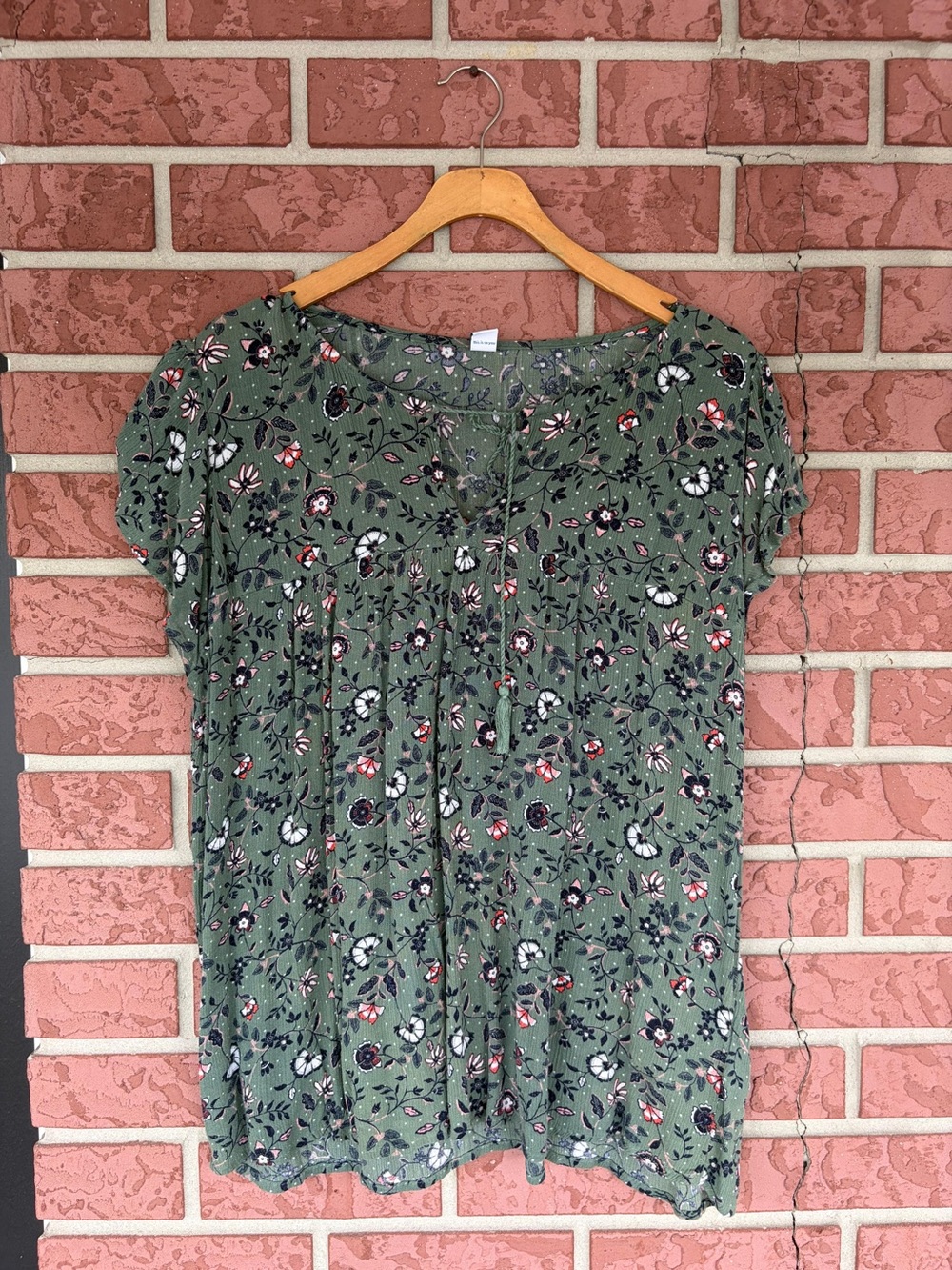 Old Navy Green Floral V-Neck Blouse